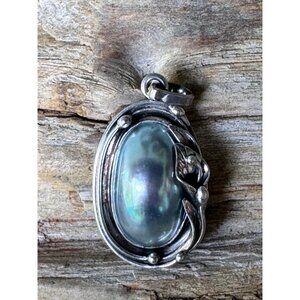 Vintage 925 Sterling Silver Pendant With Oval Mother Of Pearl Gemstone & Floral